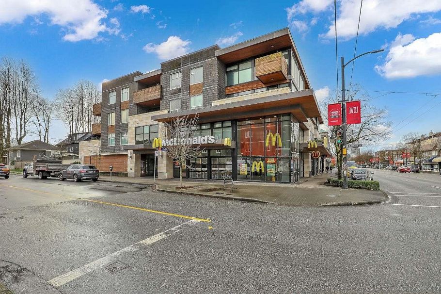 303 2525 Blenheim Street Vancouver, BC - 25