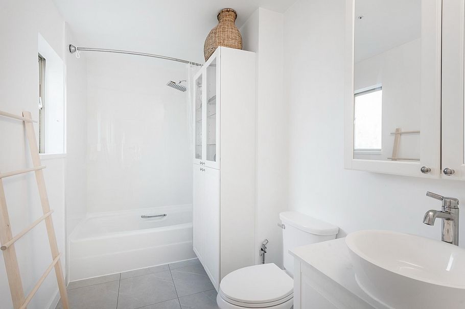 402 4688 W 10th Avenue Vancouver, BC - 25