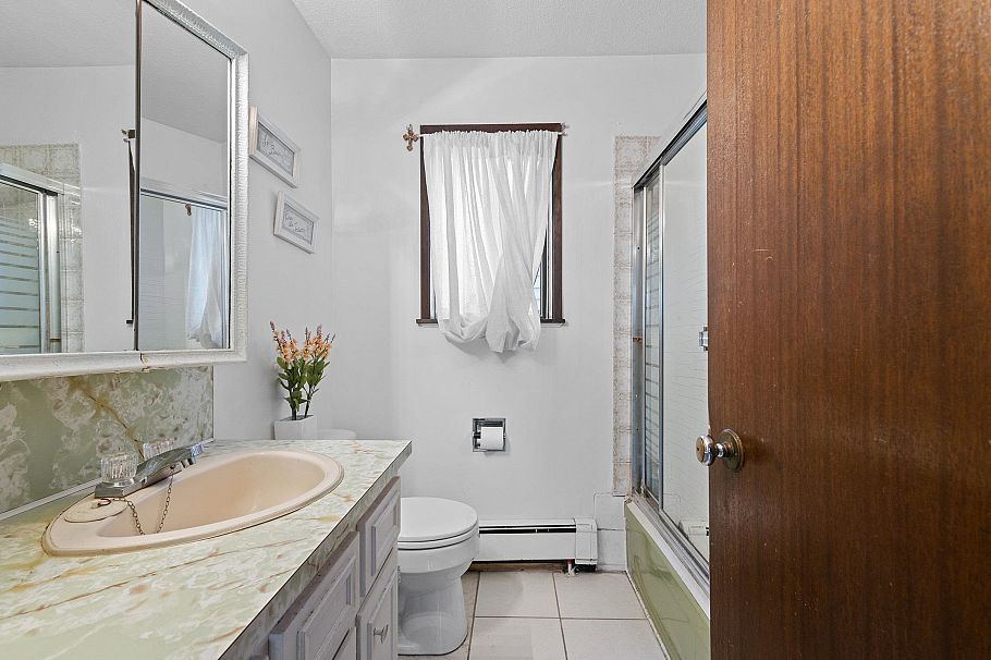 2225 E 35th Avenue Vancouver, BC - 23