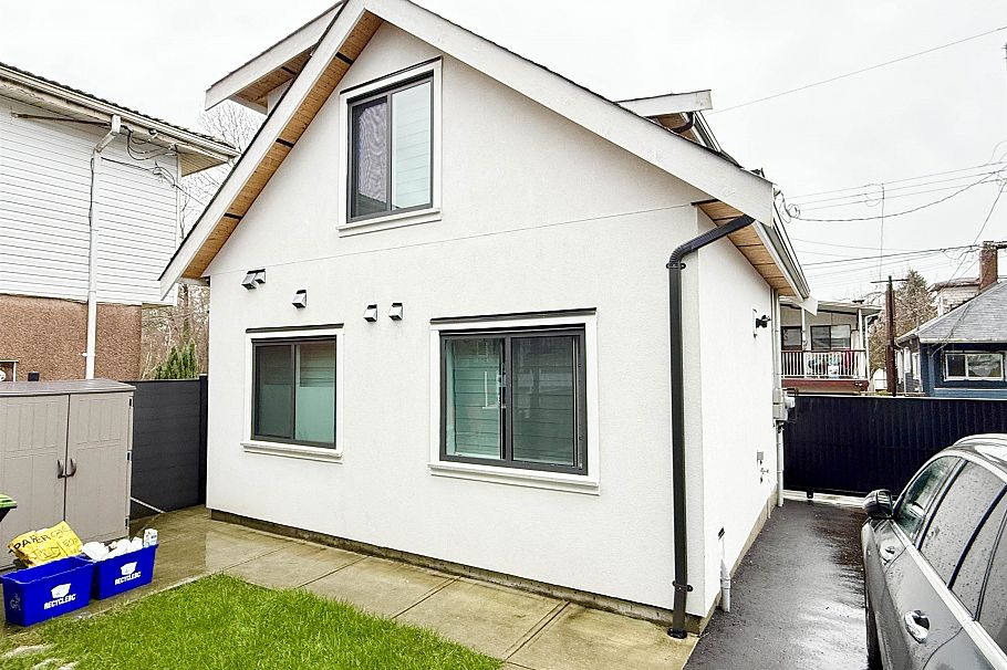 2931 E 28th Avenue Vancouver, BC - 31