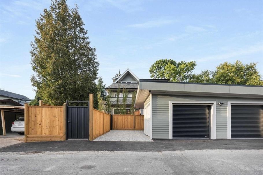 2138 E 10 Avenue Vancouver, BC - 20