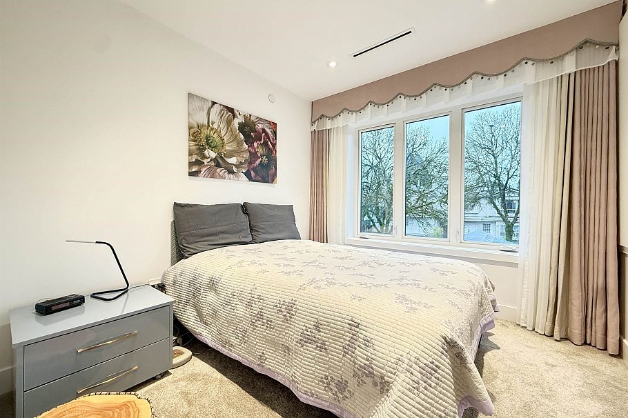 2931 E 28th Avenue Vancouver, BC - 11