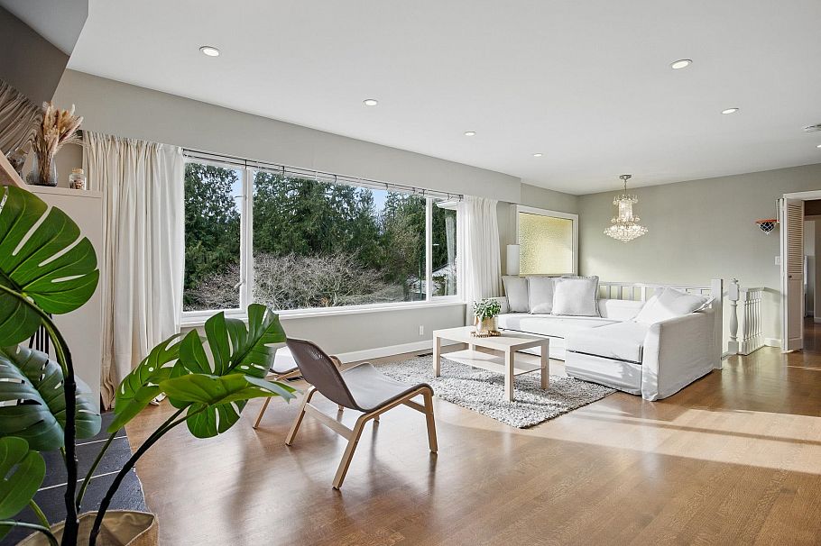 4938 Redonda Drive North Vancouver, BC - 4