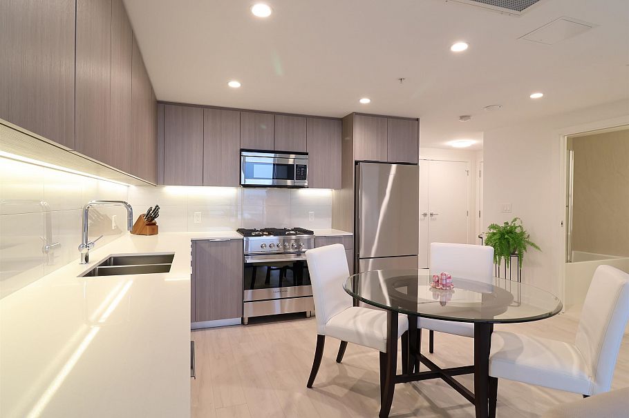 1604 1401 Hunter Street North Vancouver, BC - 4