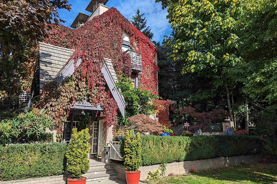 4 328 E 2nd Street North Vancouver, BC - 33