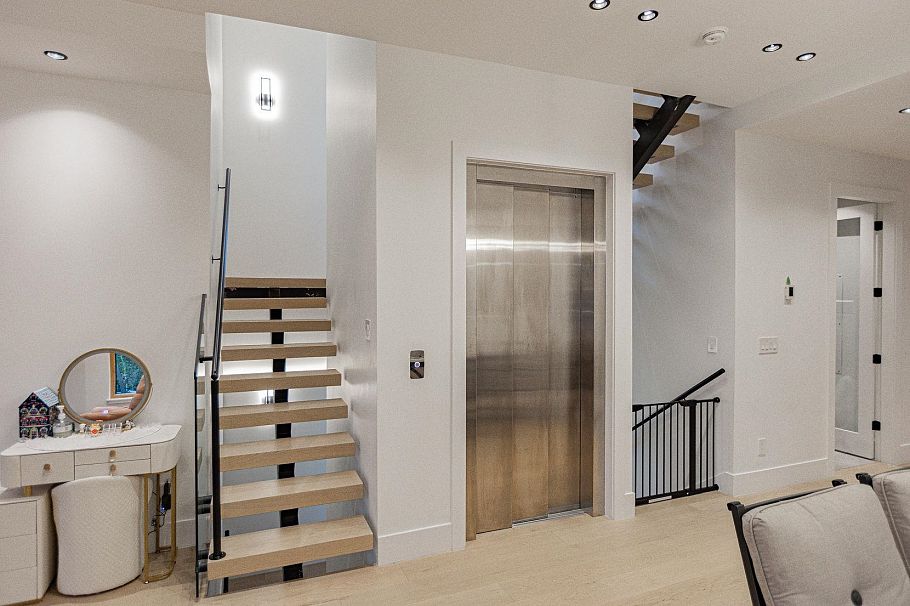 2051 W King Edward Avenue Vancouver, BC - 20