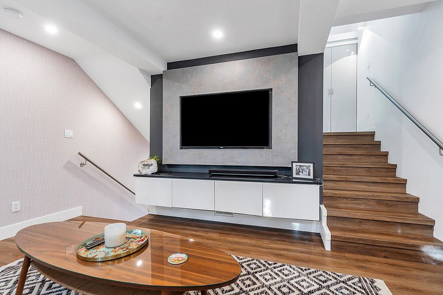 4 328 E 2nd Street North Vancouver, BC - 19