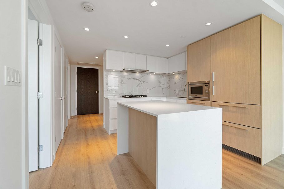 2304 1500 Fern Street North Vancouver, BC - 17