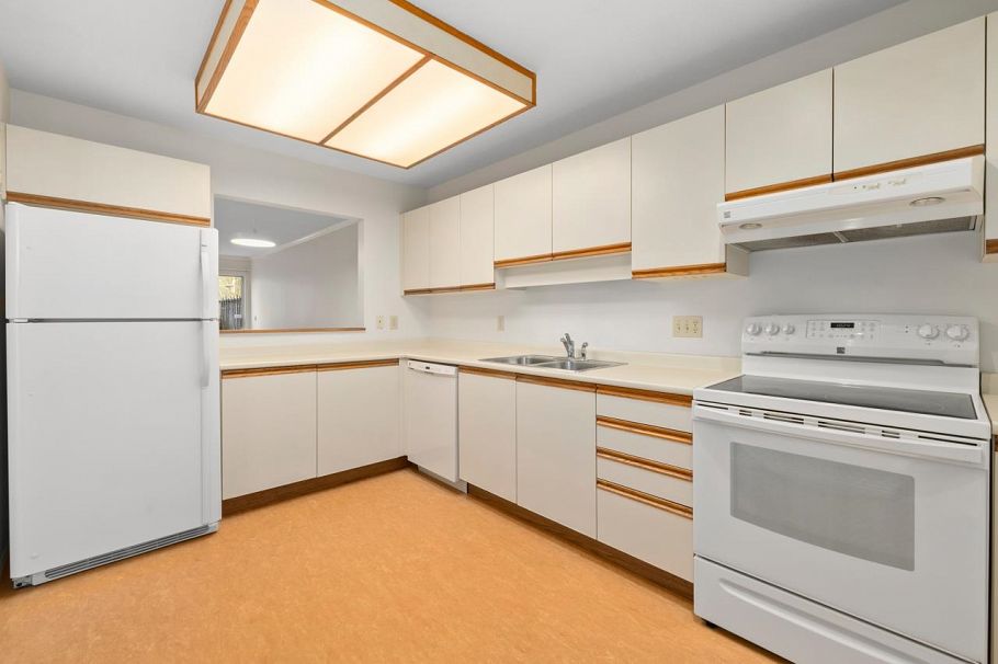 912 Roche Point Drive North Vancouver, BC - 11