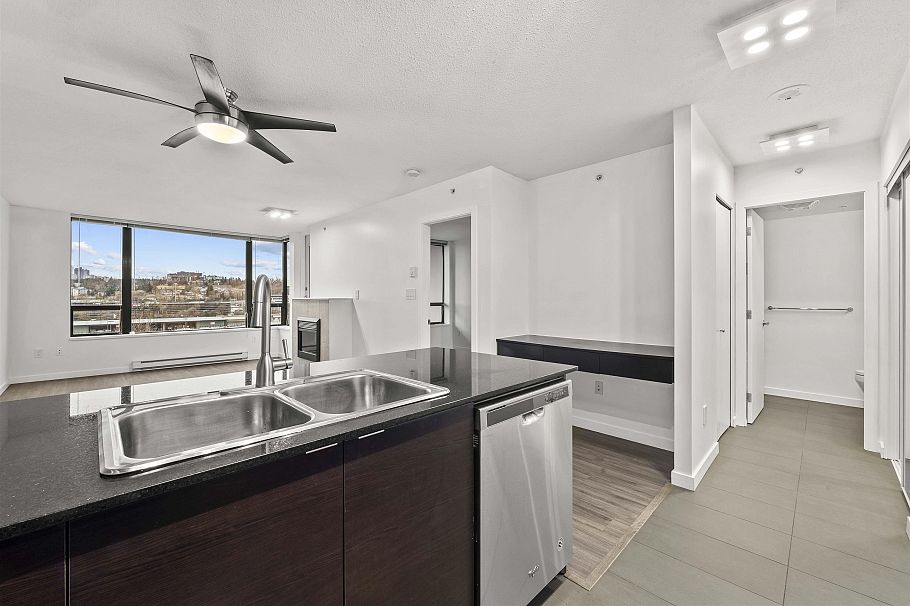 903 4182 Dawson Street Burnaby, BC - 4