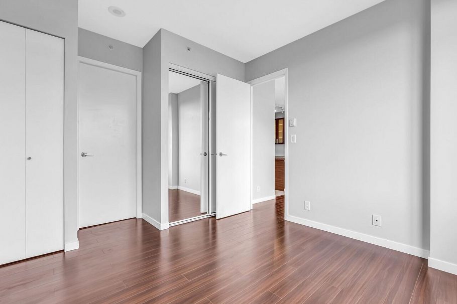 2006 2345 Madison Avenue Burnaby, BC - 23