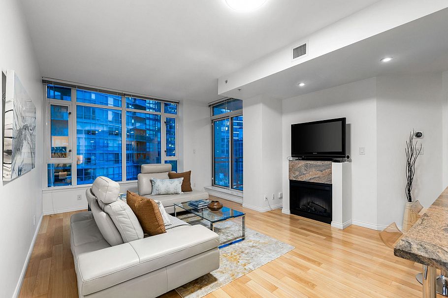 807 1211 Melville Street Vancouver, BC - 5