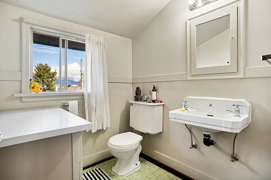 475 W 27th Avenue Vancouver, BC - 22