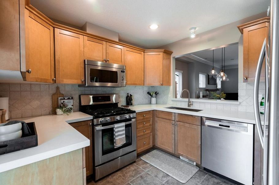 9 2688 Mountain Highway North Vancouver, BC - 14