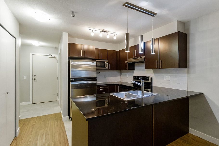 310 1633 Mackay Avenue North Vancouver, BC - 9