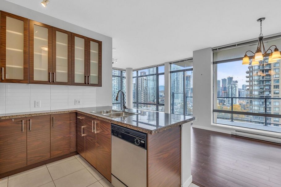 2006 2345 Madison Avenue Burnaby, BC - 5