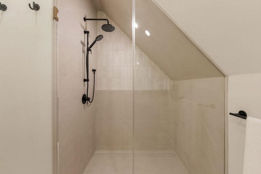 2542 Grant Street Vancouver, BC - 35