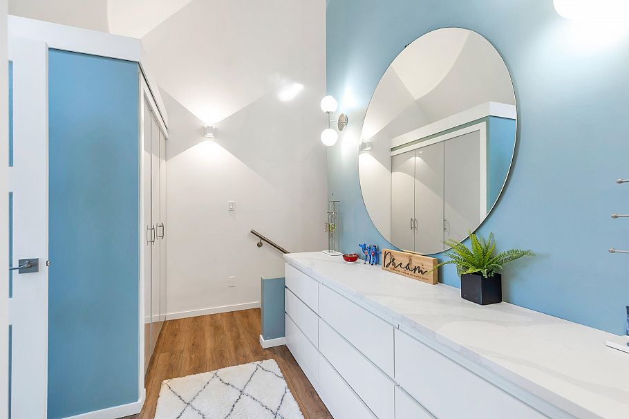 4 328 E 2nd Street North Vancouver, BC - 22