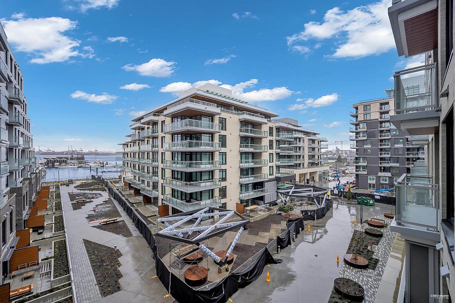 401 755 Harbourside Drive North Vancouver, BC - 19