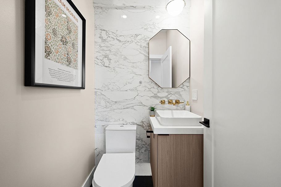 3192 E 23rd Avenue Vancouver, BC - 14