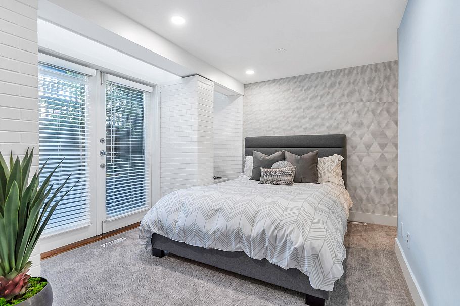 4 328 E 2nd Street North Vancouver, BC - 32