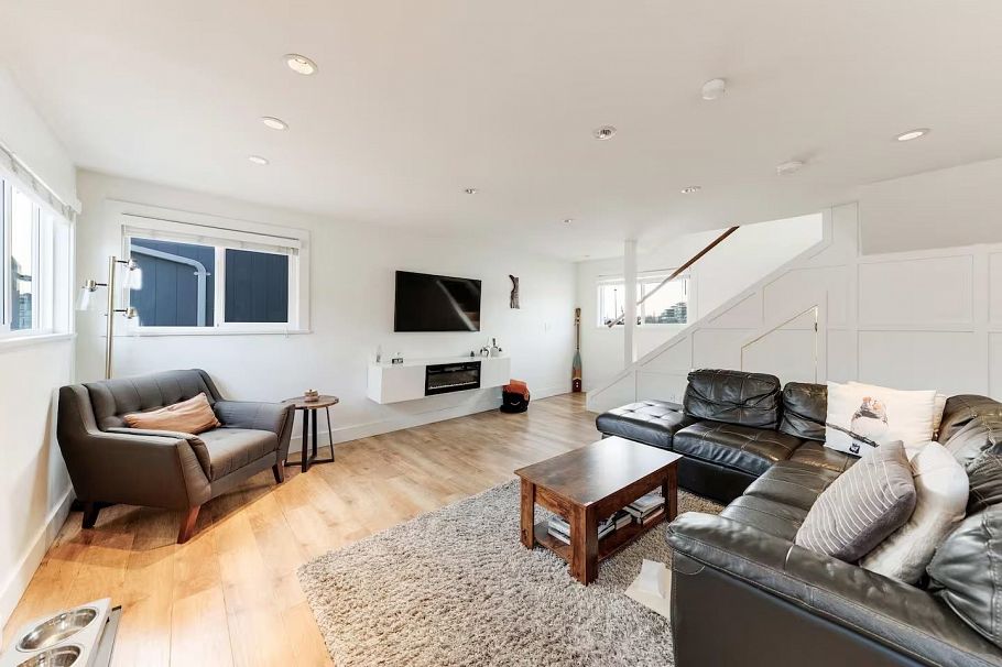 A015 415 Esplanade Avenue North Vancouver, BC - 8