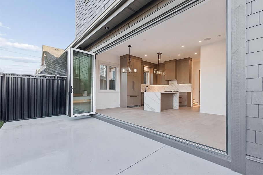 2 847 E 10 Avenue Vancouver, BC - 6