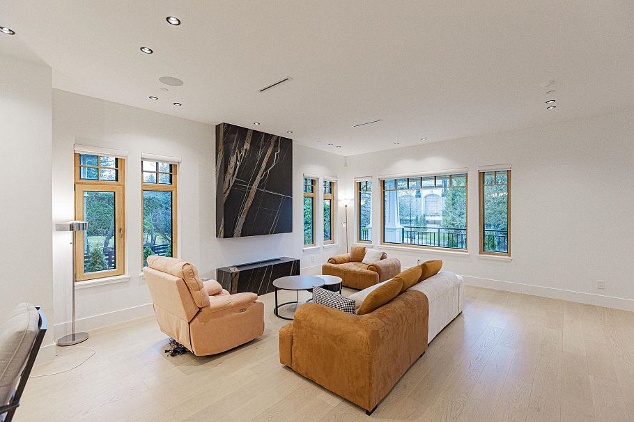 2051 W King Edward Avenue Vancouver, BC - 16