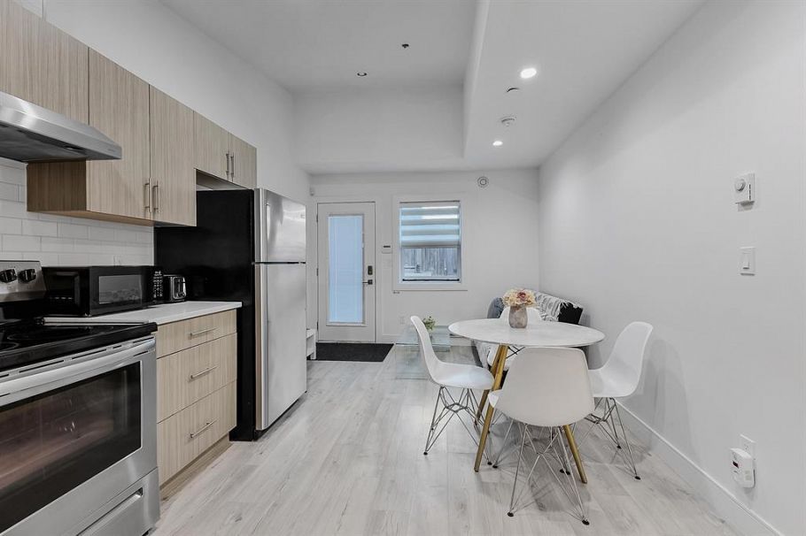 1412 E 63rd Avenue Vancouver, BC - 27