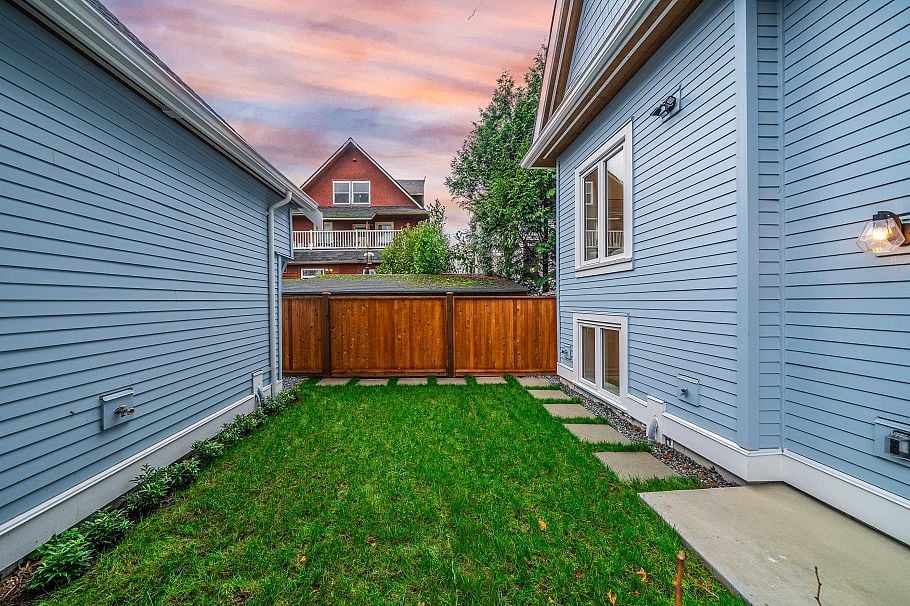 1924 William Street Vancouver, BC - 37