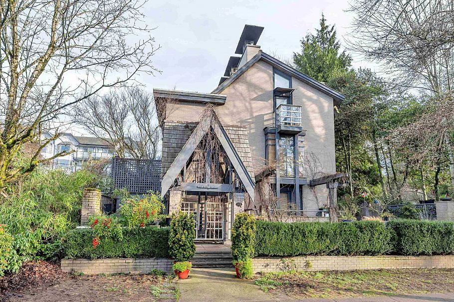 4 328 E 2nd Street North Vancouver, BC - 5