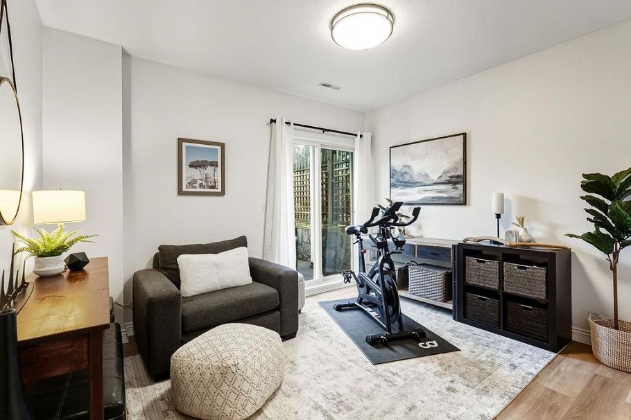 9 2688 Mountain Highway North Vancouver, BC - 23