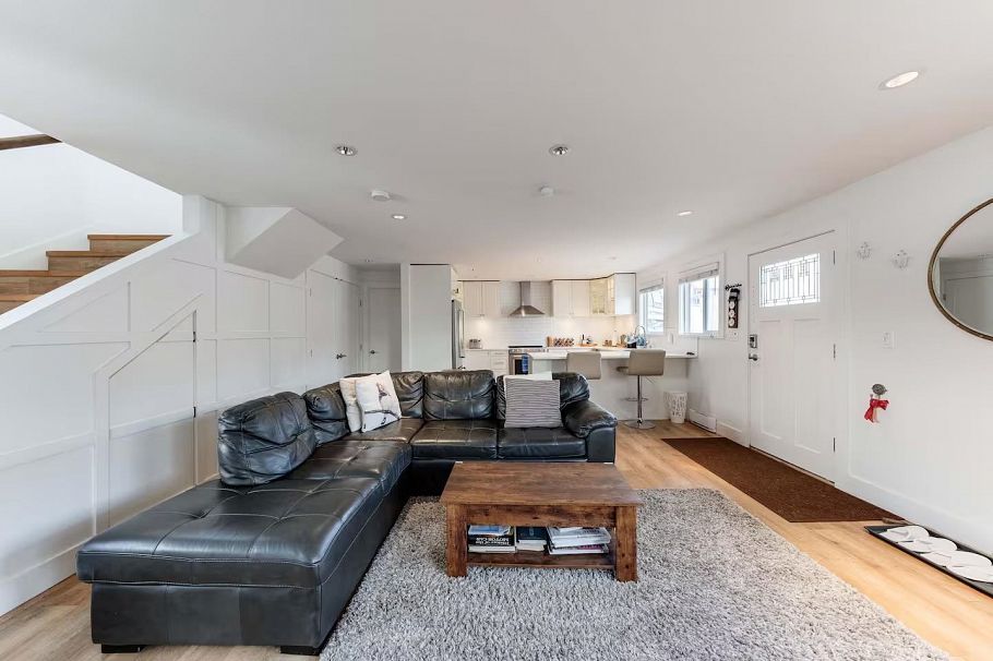 A015 415 Esplanade Avenue North Vancouver, BC - 11