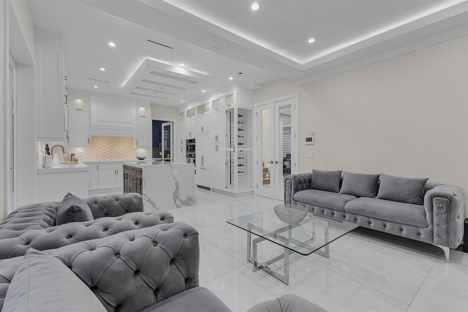 1412 E 63rd Avenue Vancouver, BC - 9