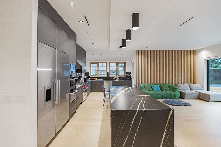 2051 W King Edward Avenue Vancouver, BC - 24