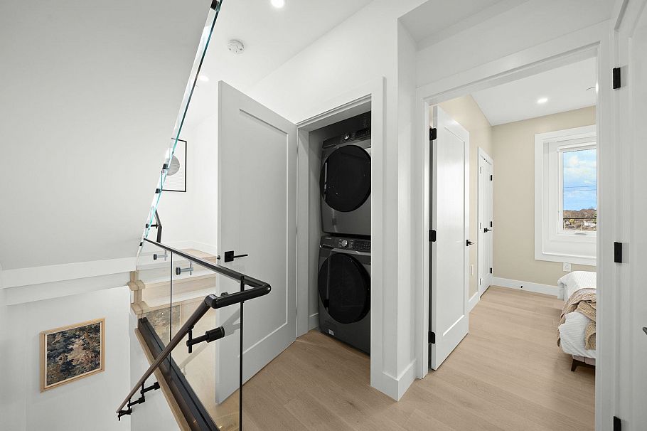 3192 E 23rd Avenue Vancouver, BC - 16