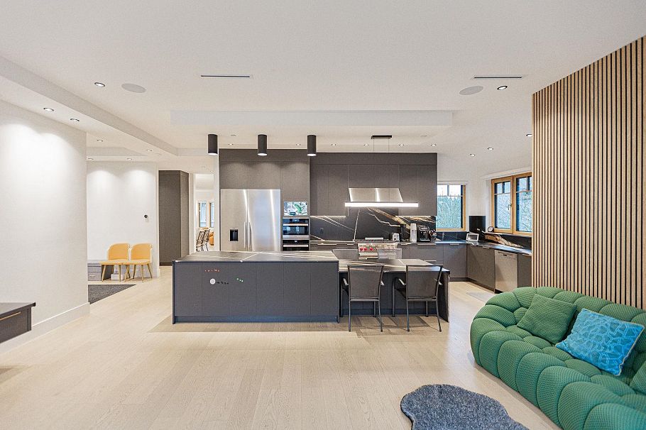 2051 W King Edward Avenue Vancouver, BC - 28