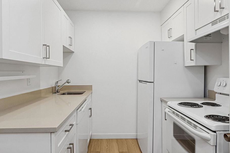 879 Westview Crescent North Vancouver, BC - 10