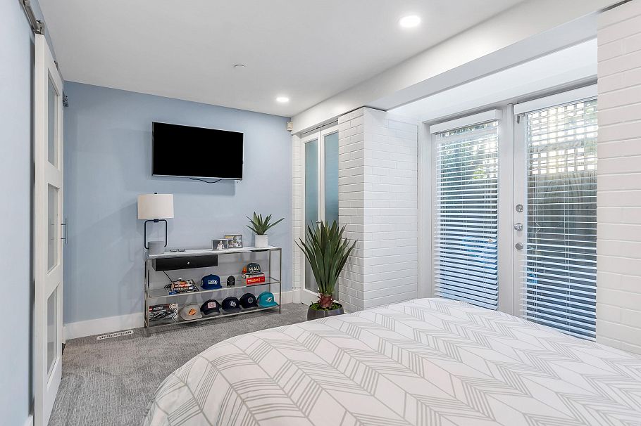 4 328 E 2nd Street North Vancouver, BC - 31