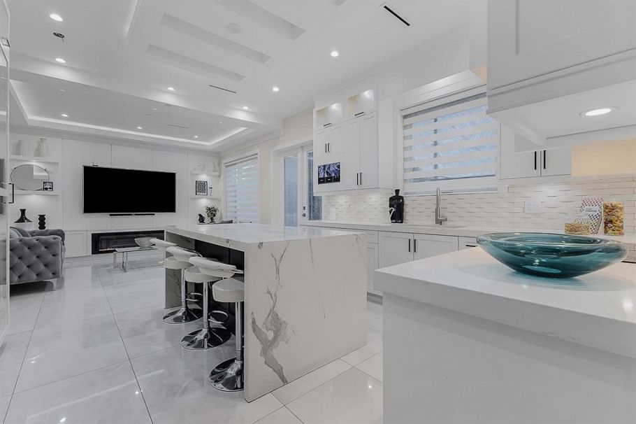 1412 E 63rd Avenue Vancouver, BC - 5