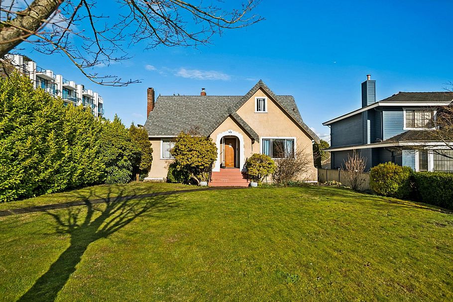 475 W 27th Avenue Vancouver, BC - 8