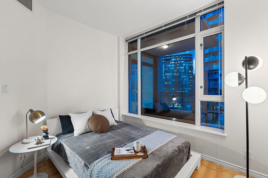 807 1211 Melville Street Vancouver, BC - 12