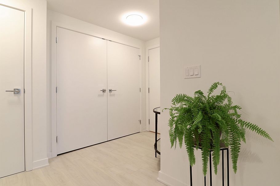 1604 1401 Hunter Street North Vancouver, BC - 8