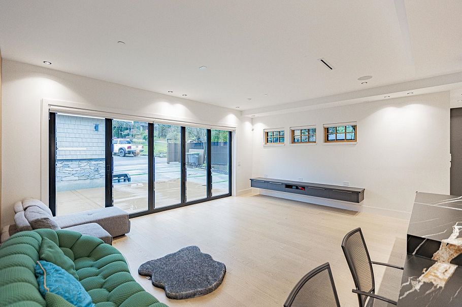 2051 W King Edward Avenue Vancouver, BC - 31