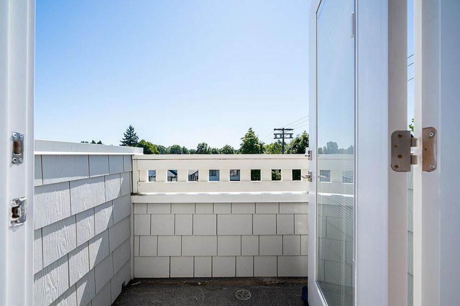 2107 E 33rd Avenue Vancouver, BC - 22