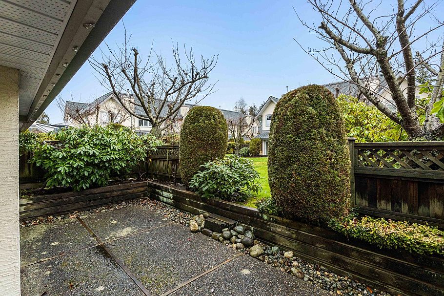 55 6523 Chambord Place Vancouver, BC - 30