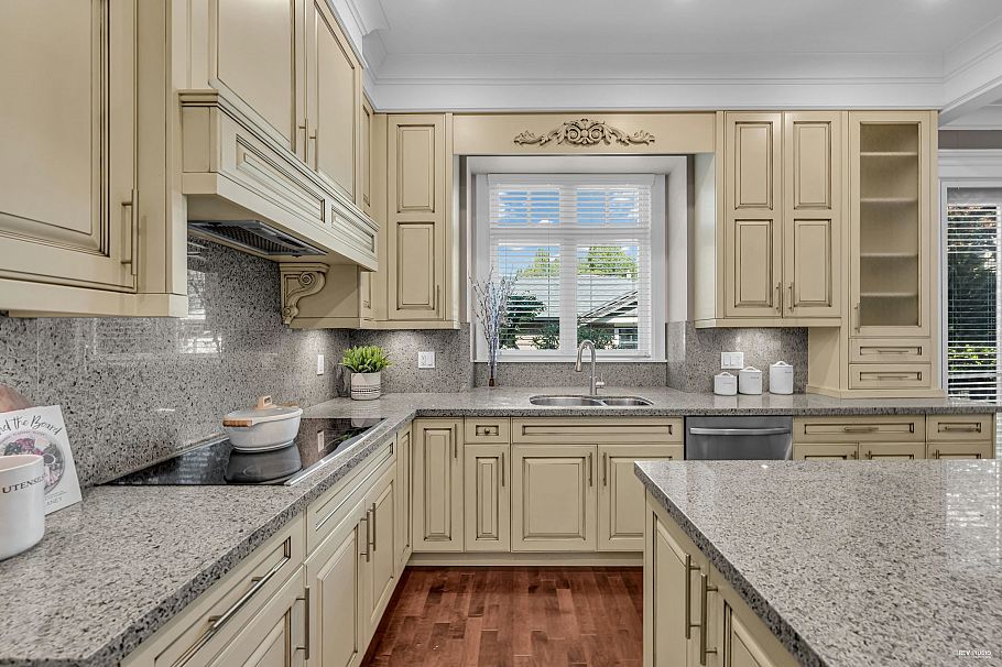 2069 W 28th Avenue Vancouver, BC - 22