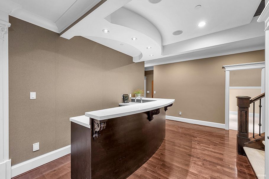 2069 W 28th Avenue Vancouver, BC - 34