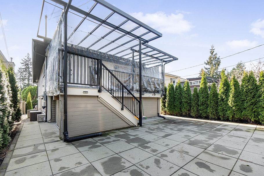 510 25th  W Street North Vancouver, BC - 35