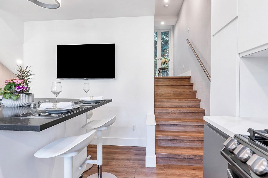 4 328 E 2nd Street North Vancouver, BC - 7